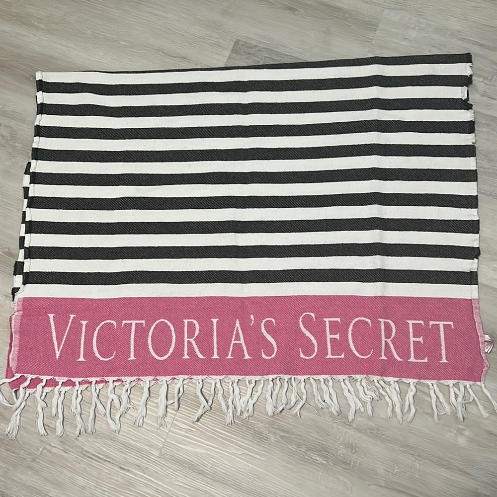 Victoria's Secret tassel throw beach pool blanket towel stripes in white black